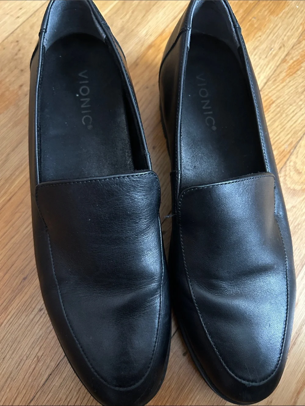 Vionic Black Leather Slip-On Loafers for Men size 7 EU 40 o women’s 8.5-9
